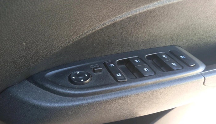 2021 Hyundai VENUE S 1.2, Petrol, Manual, 72,163 km, interior