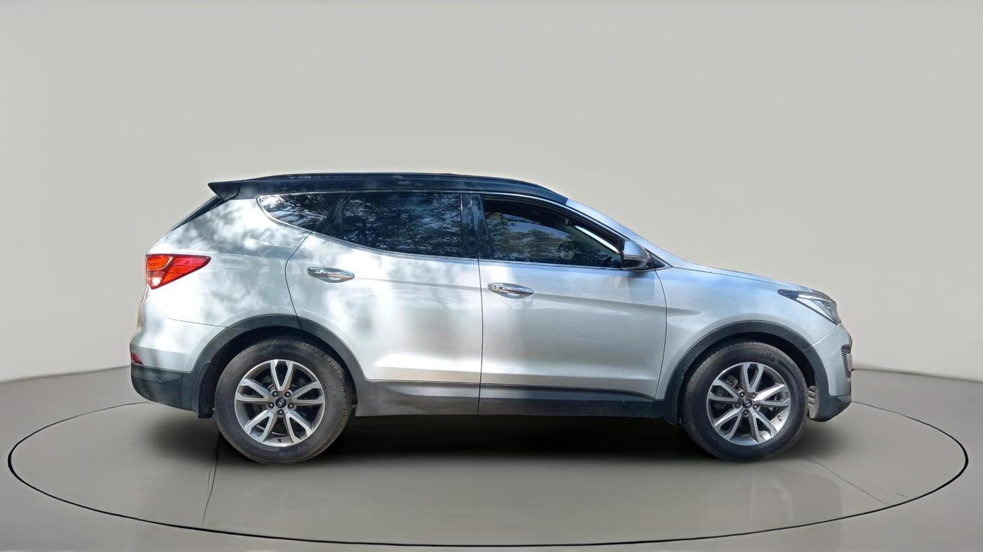 2014 Hyundai Santa Fe 4 WD AT, Diesel, Automatic, 2,62,706 km, exterior
