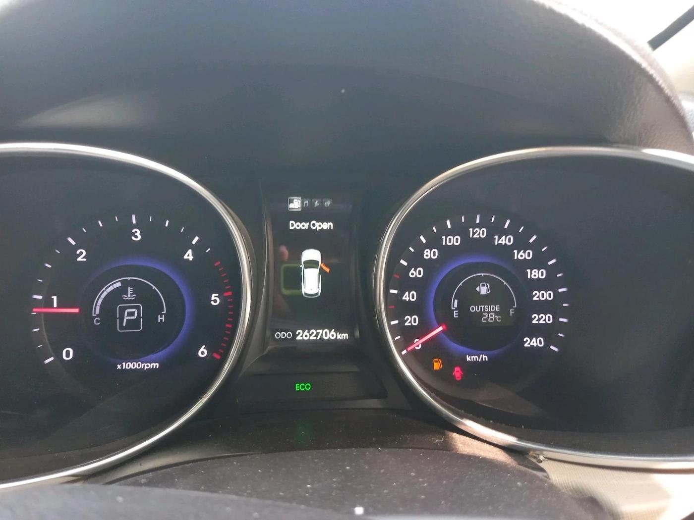 2014 Hyundai Santa Fe 4 WD AT, Diesel, Automatic, 2,62,706 km, interior