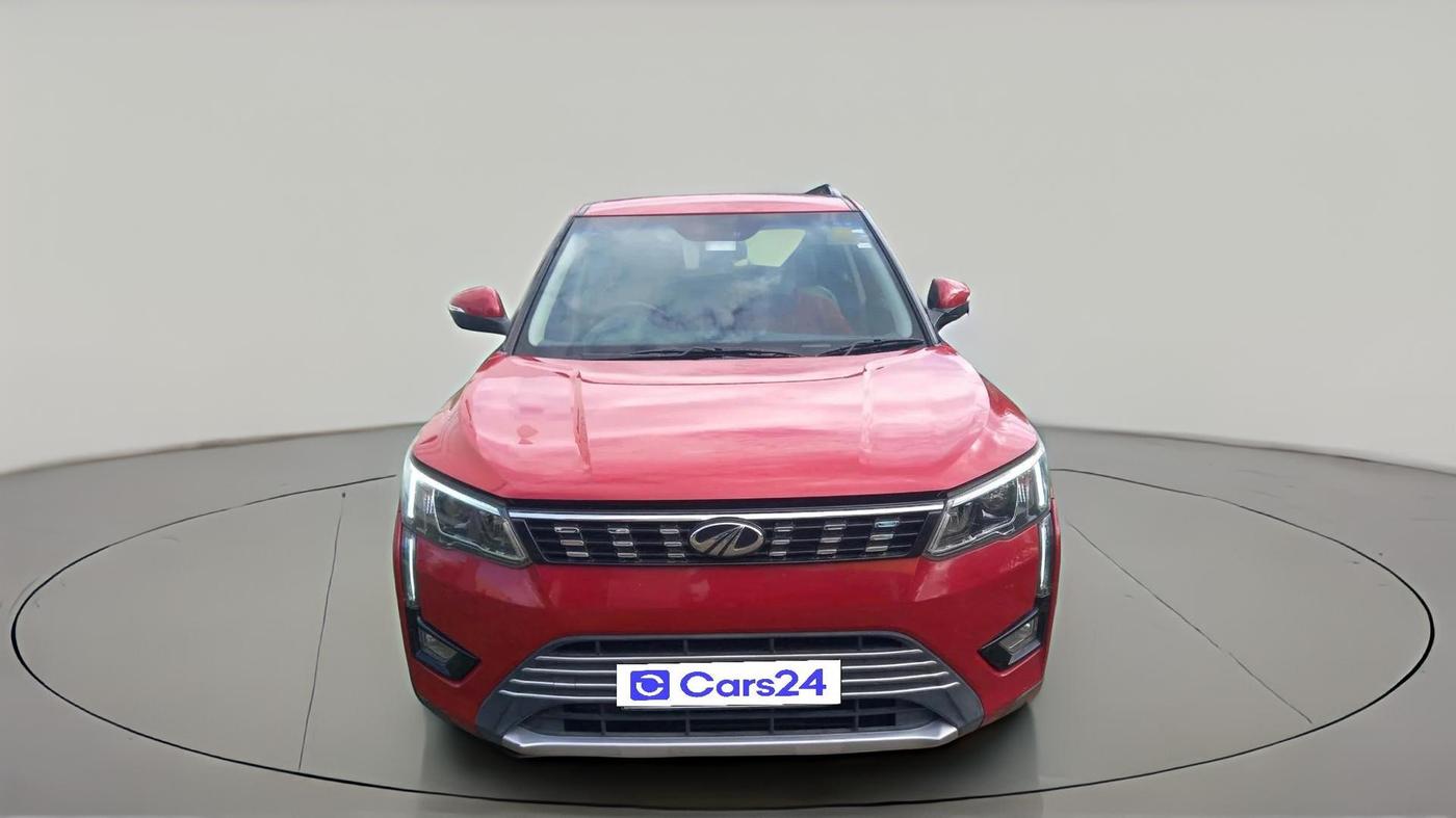 2020 Mahindra XUV300 W8 1.2 PETROL, Petrol, Manual, 55,760 km, exterior