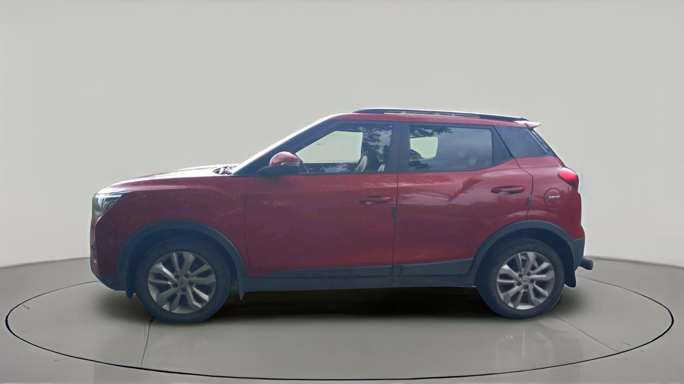 2020 Mahindra XUV300 W8 1.2 PETROL, Petrol, Manual, 55,760 km, exterior