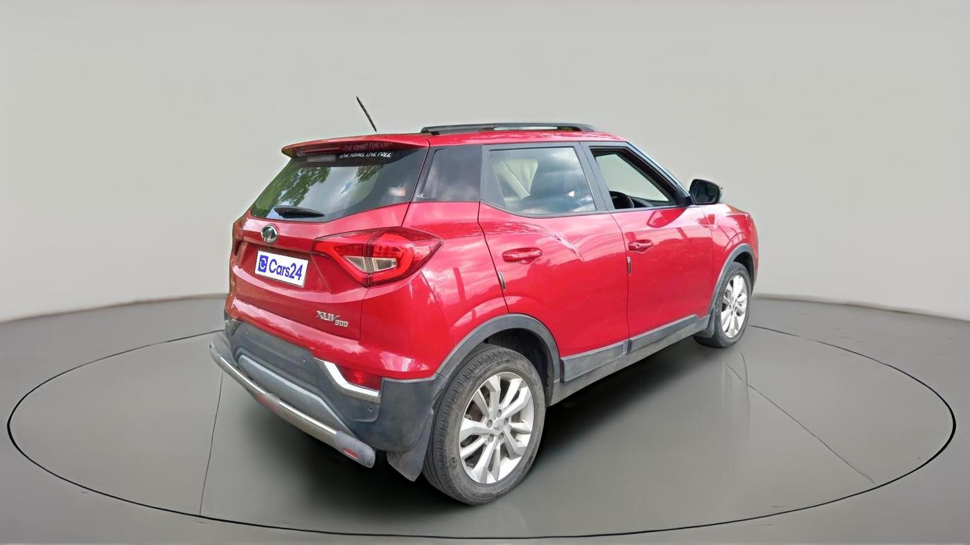 2020 Mahindra XUV300 W8 1.2 PETROL, Petrol, Manual, 55,760 km, exterior