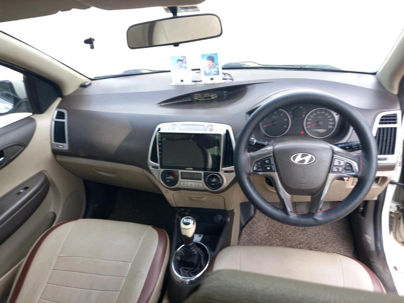 2011 Hyundai i20 SPORTZ 1.4 CRDI, Diesel, Manual, 1,27,763 km, interior