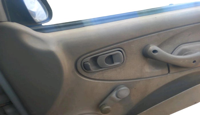 2013 Tata Indica V2 LS DIESEL, Diesel, Manual, 76,613 km, interior