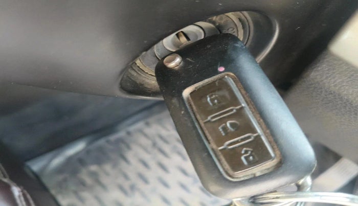 2015 Tata Safari Storme 2.2 EX 4X2, Diesel, Manual, 1,51,266 km, interior