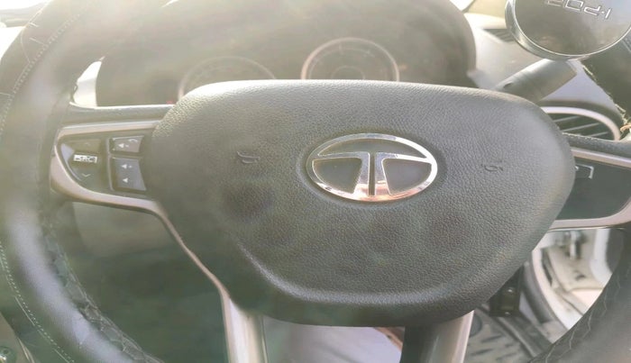 2015 Tata Safari Storme 2.2 EX 4X2, Diesel, Manual, 1,51,266 km, interior