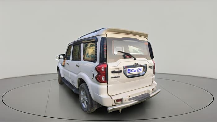 2014 Mahindra Scorpio S8, Diesel, Manual, 2,17,129 km, exterior