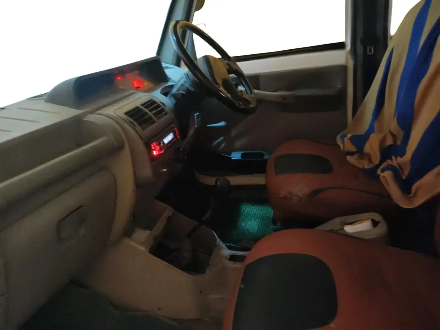 2014 Mahindra Bolero SLE BS-III, Diesel, Manual, 1,38,276 km, interior