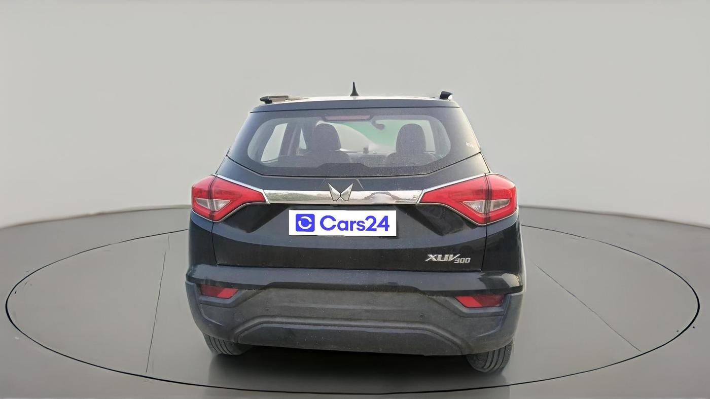 2023 Mahindra XUV300 W6 1.5 Diesel, Diesel, Manual, 44,788 km, exterior