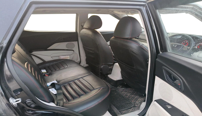 2023 Mahindra XUV300 W6 1.5 Diesel, Diesel, Manual, 44,788 km, interior