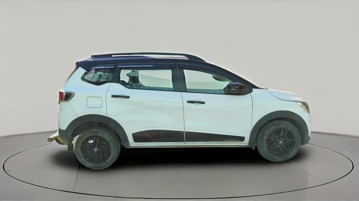 2022 Renault TRIBER RXZ AMT, Petrol, Automatic, 3,534 km, exterior