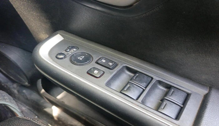 2016 Honda BR-V 1.5L I-VTEC V, Petrol, Manual, 1,63,514 km, interior