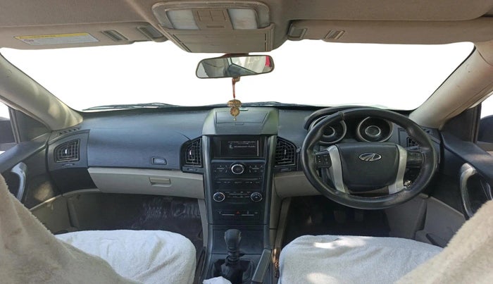 2015 Mahindra XUV500 W6, Diesel, Manual, 1,81,140 km, interior