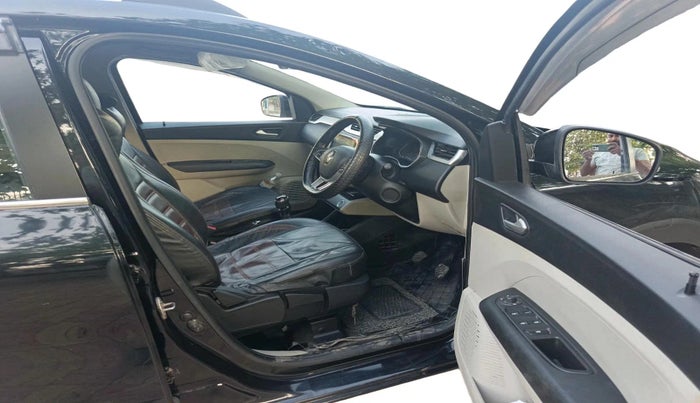 2025 Renault TRIBER RXZ, Petrol, Manual, 16,918 km, interior