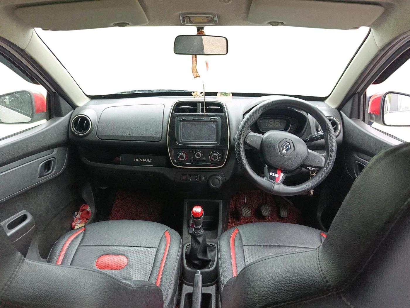 2017 Renault Kwid 1.0 RXT 02 Anniversary Edition, Petrol, Manual, 43,784 km, interior