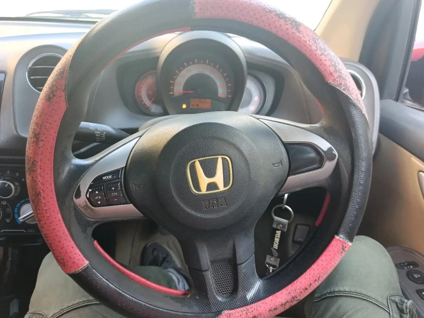 2012 Honda Brio V MT, Petrol, Manual, 71,953 km, interior