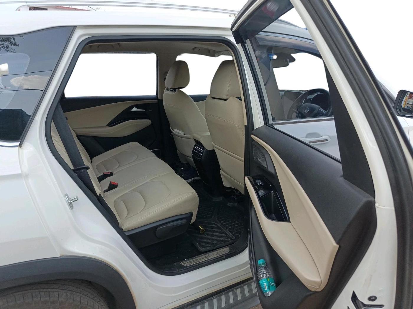 2023 MG HECTOR SHARP PRO 1.5 TURBO MT PETROL, Petrol, Manual, 38,573 km, interior