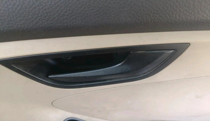 2012 Hyundai Eon ERA + LPG, Petrol, Manual, 1,58,778 km, interior