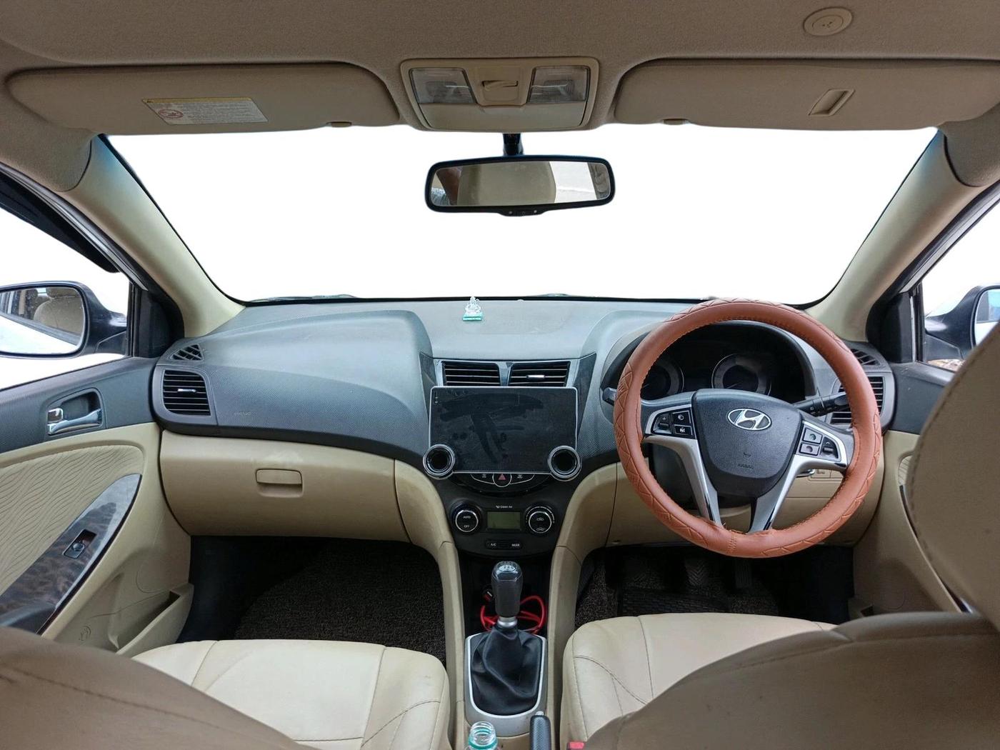2013 Hyundai Verna FLUIDIC 1.6 CRDI SX, Diesel, Manual, 76,006 km, interior