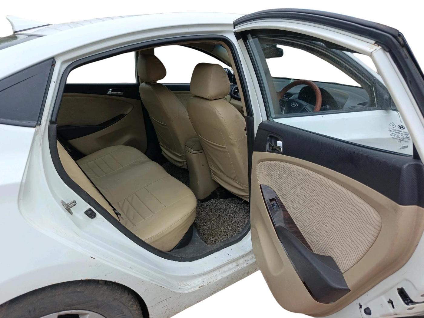 2013 Hyundai Verna FLUIDIC 1.6 CRDI SX, Diesel, Manual, 76,006 km, interior