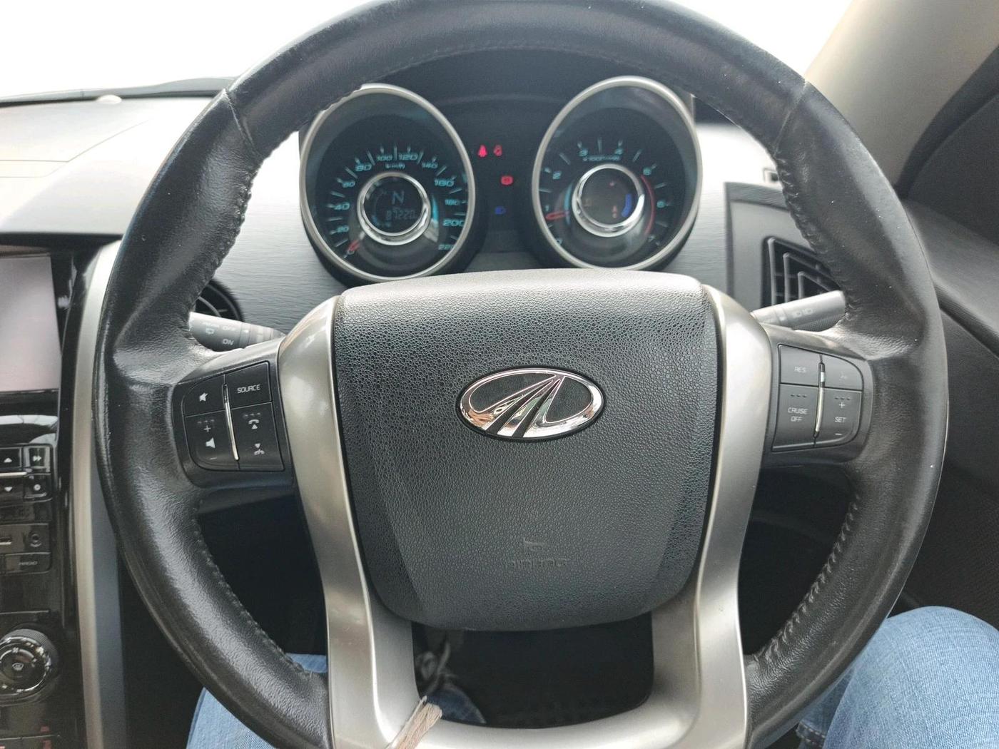 2018 Mahindra XUV500 W9, Diesel, Manual, 87,220 km, interior
