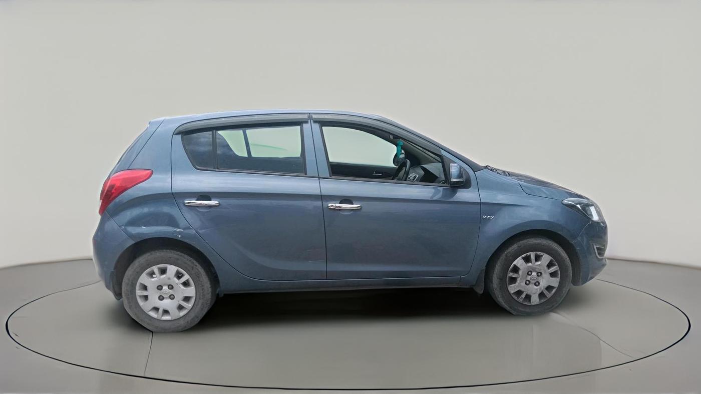 2013 Hyundai i20 MAGNA 1.2, CNG, Manual, 1,40,057 km, exterior