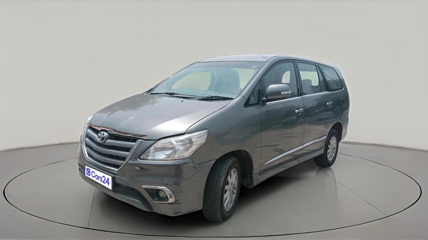 2013 Toyota Innova 2.5 VX 8 STR, Diesel, Manual, 2,87,799 km, exterior