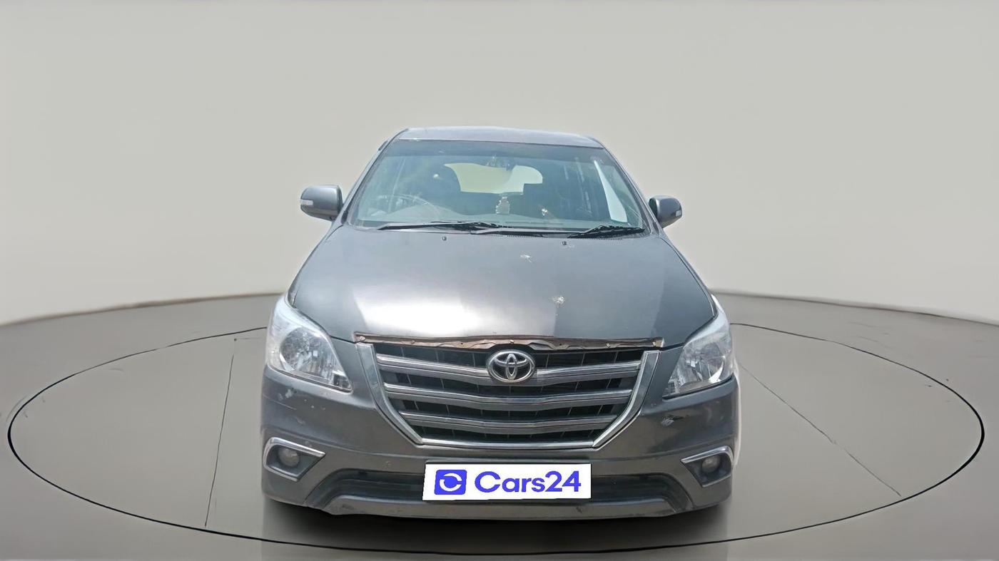 2013 Toyota Innova 2.5 VX 8 STR, Diesel, Manual, 2,87,799 km, exterior