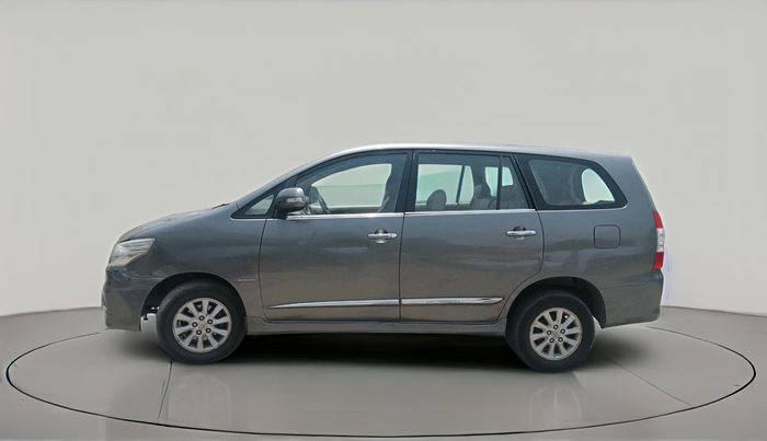2013 Toyota Innova 2.5 VX 8 STR, Diesel, Manual, 2,87,799 km, exterior