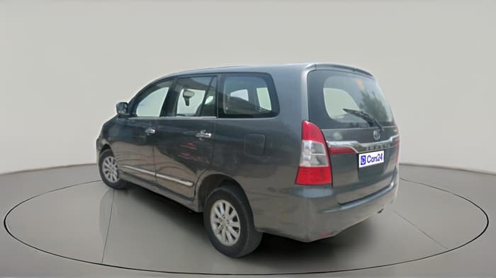 2013 Toyota Innova 2.5 VX 8 STR, Diesel, Manual, 2,87,799 km, exterior