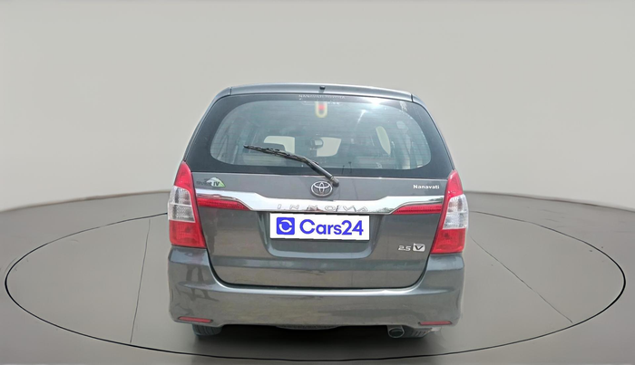 2013 Toyota Innova 2.5 VX 8 STR, Diesel, Manual, 2,87,799 km, exterior