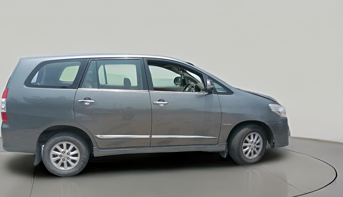 2013 Toyota Innova 2.5 VX 8 STR, Diesel, Manual, 2,87,799 km, exterior