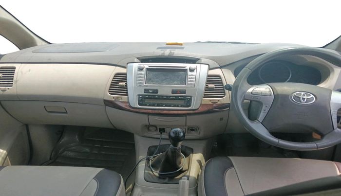 2013 Toyota Innova 2.5 VX 8 STR, Diesel, Manual, 2,87,799 km, interior