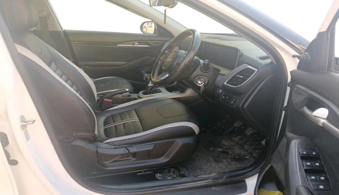 2023 KIA SELTOS HTE 1.5 PETROL, CNG, Manual, 93,385 km, interior