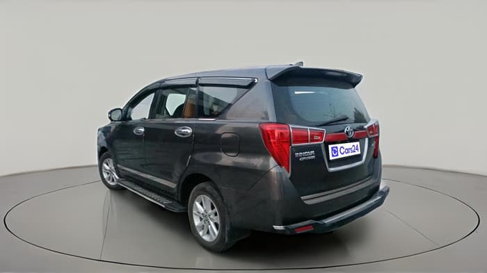 2016 Toyota Innova Crysta 2.4 GX 8 STR, Diesel, Manual, 1,02,692 km, exterior