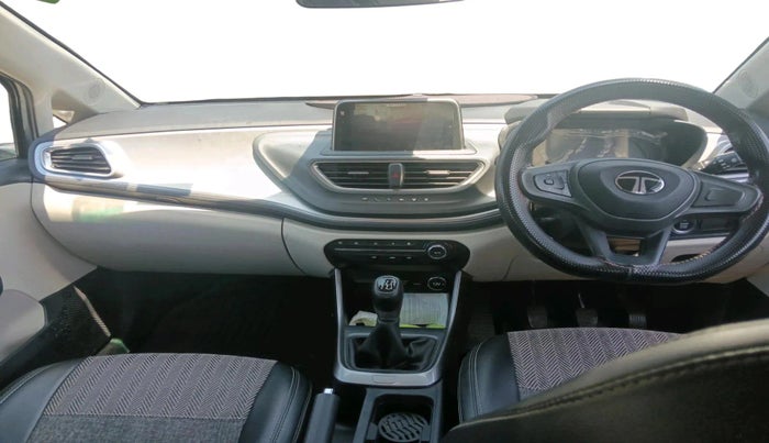 2024 Tata ALTROZ XZ CNG, CNG, Manual, 41,345 km, interior