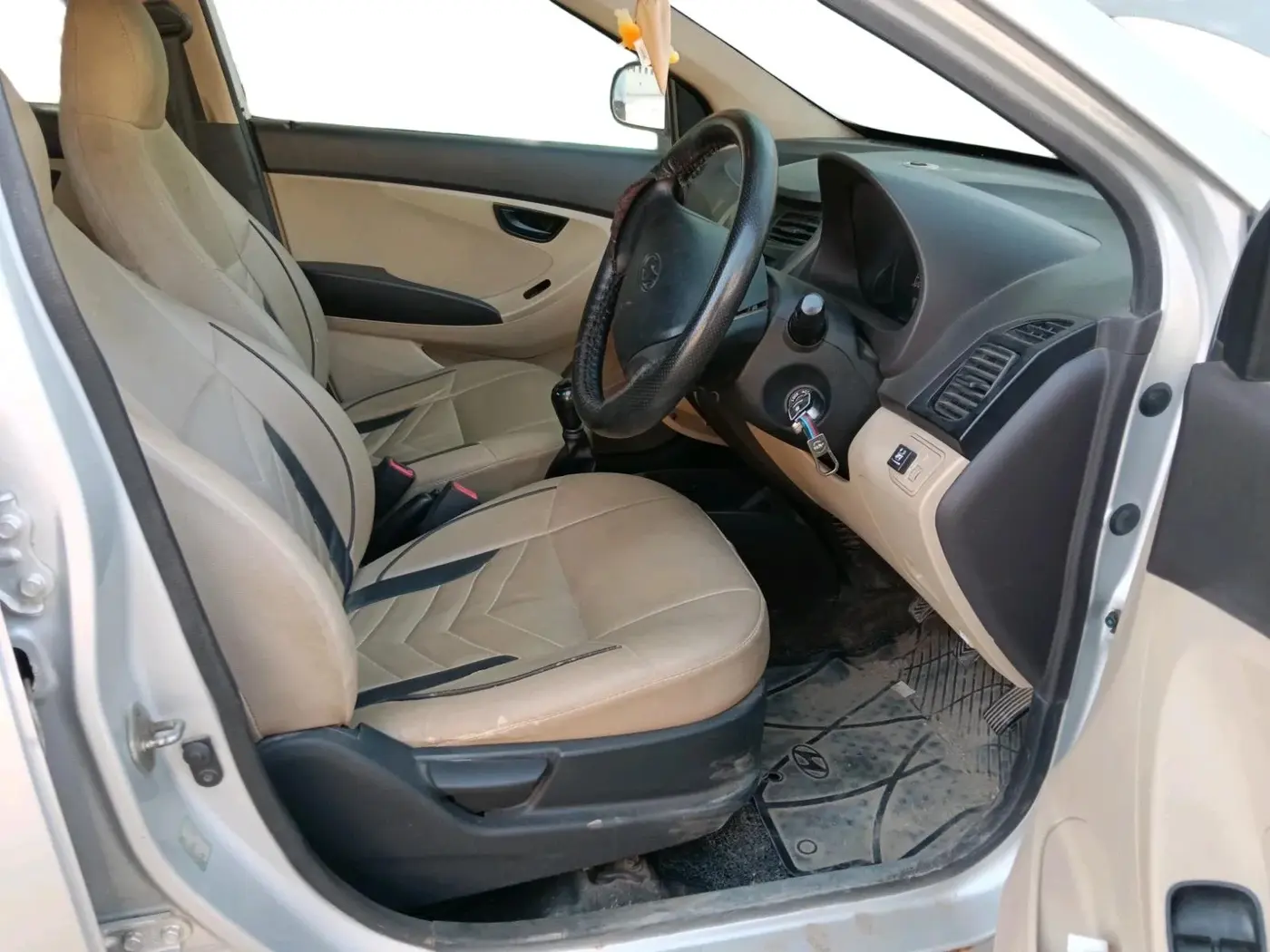 2015 Hyundai Eon ERA +, CNG, Manual, 93,241 km, interior