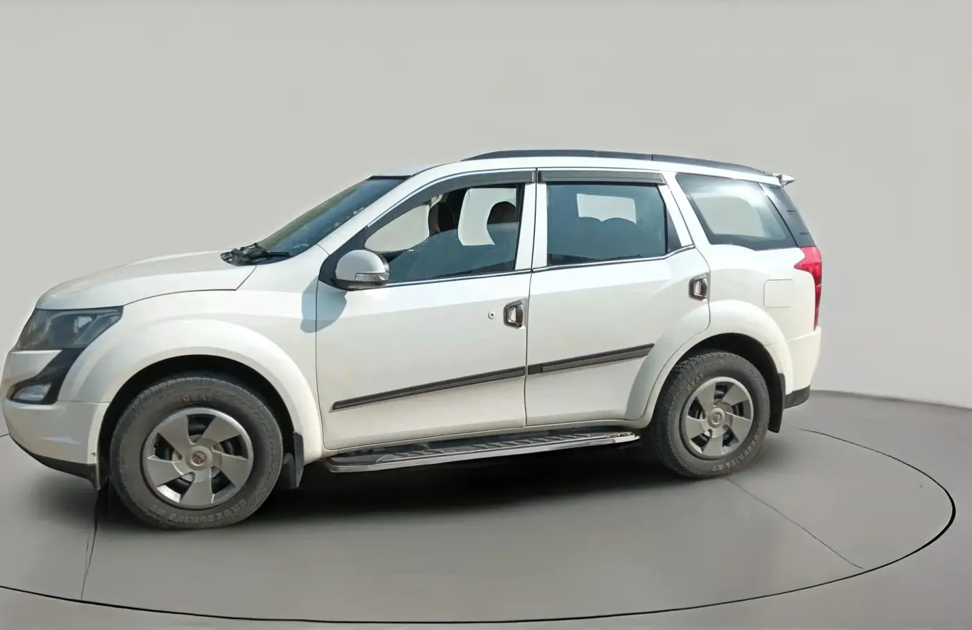 2016 Mahindra XUV500 W4, Diesel, Manual, 99,939 km, exterior