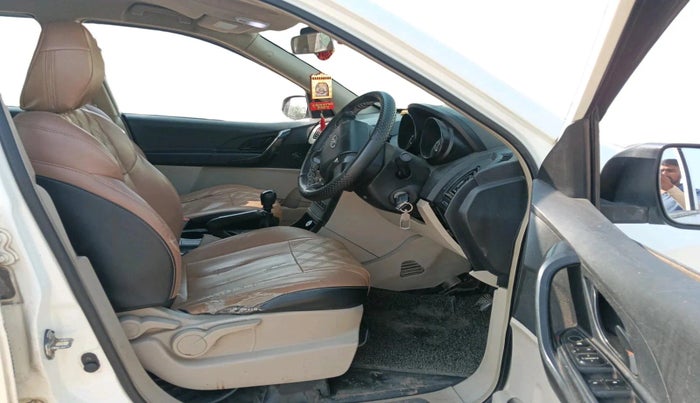 2016 Mahindra XUV500 W4, Diesel, Manual, 99,939 km, interior