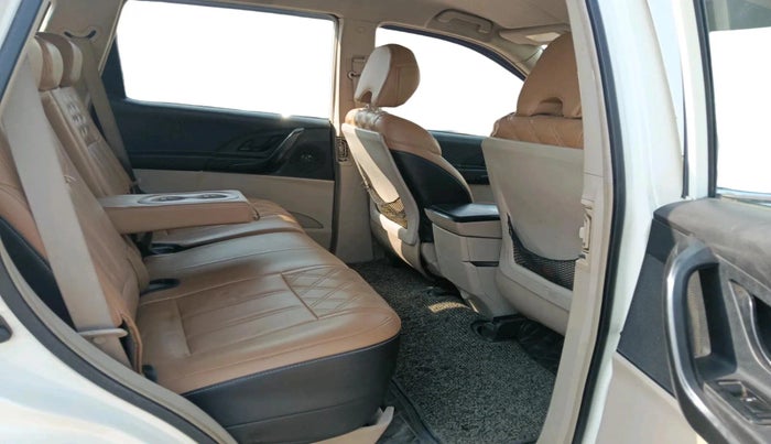 2016 Mahindra XUV500 W4, Diesel, Manual, 99,939 km, interior