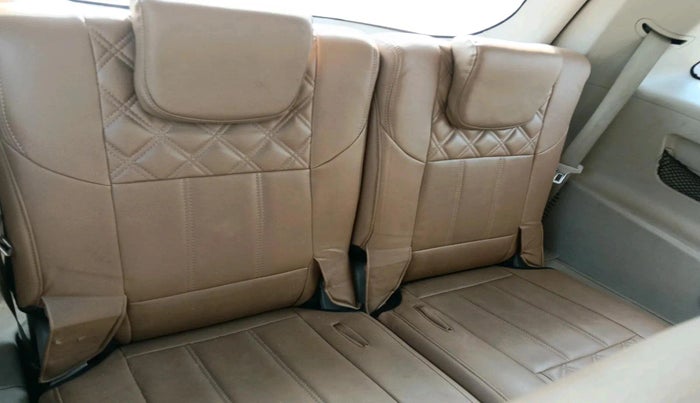 2016 Mahindra XUV500 W4, Diesel, Manual, 99,939 km, interior