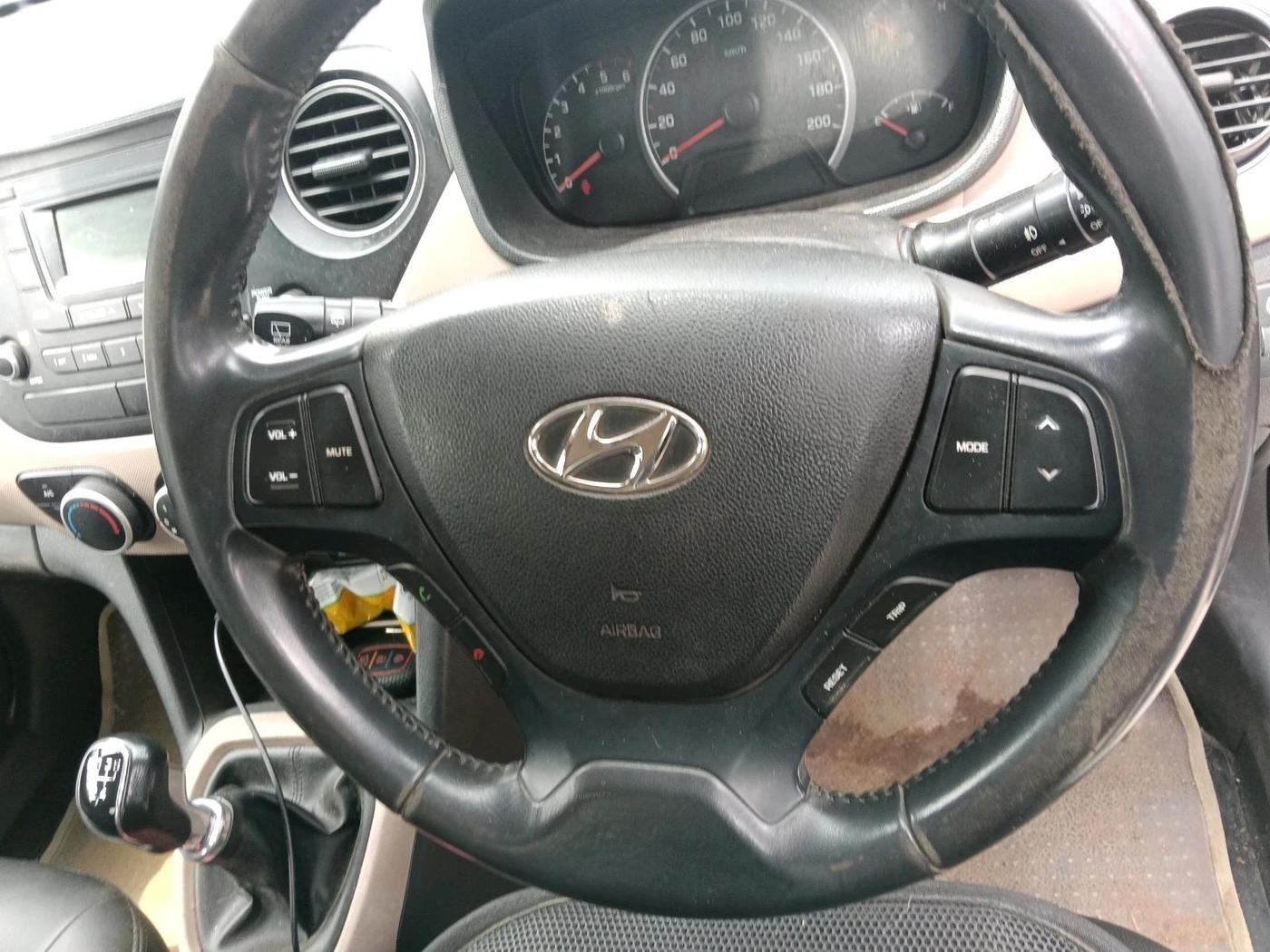 2016 Hyundai Grand i10 ASTA 1.1 CRDI, Diesel, Manual, 1,29,296 km, interior
