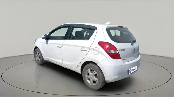 2011 Hyundai i20 ASTA 1.4 AT, CNG, Automatic, 84,639 km, exterior