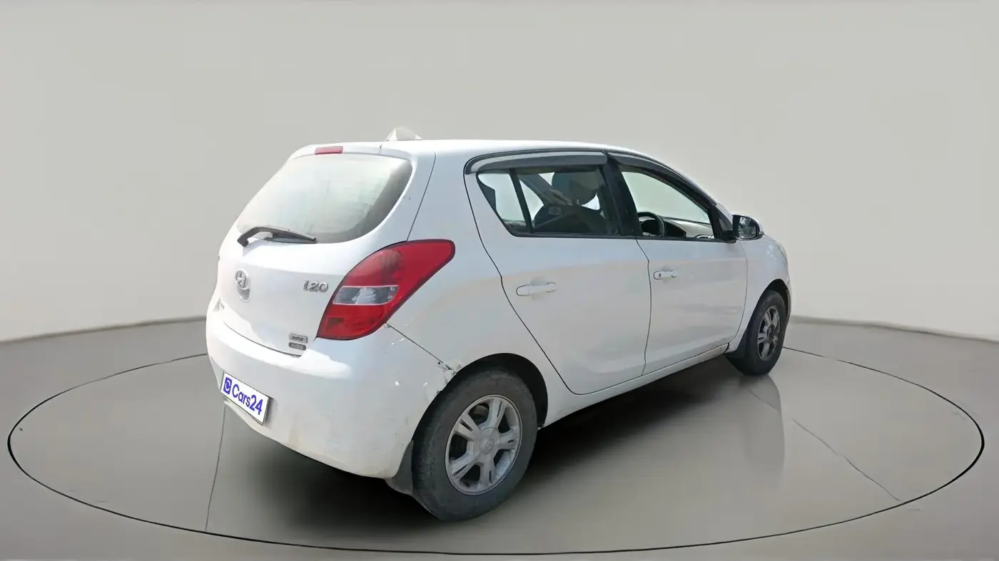 2011 Hyundai i20 ASTA 1.4 AT, CNG, Automatic, 84,639 km, exterior