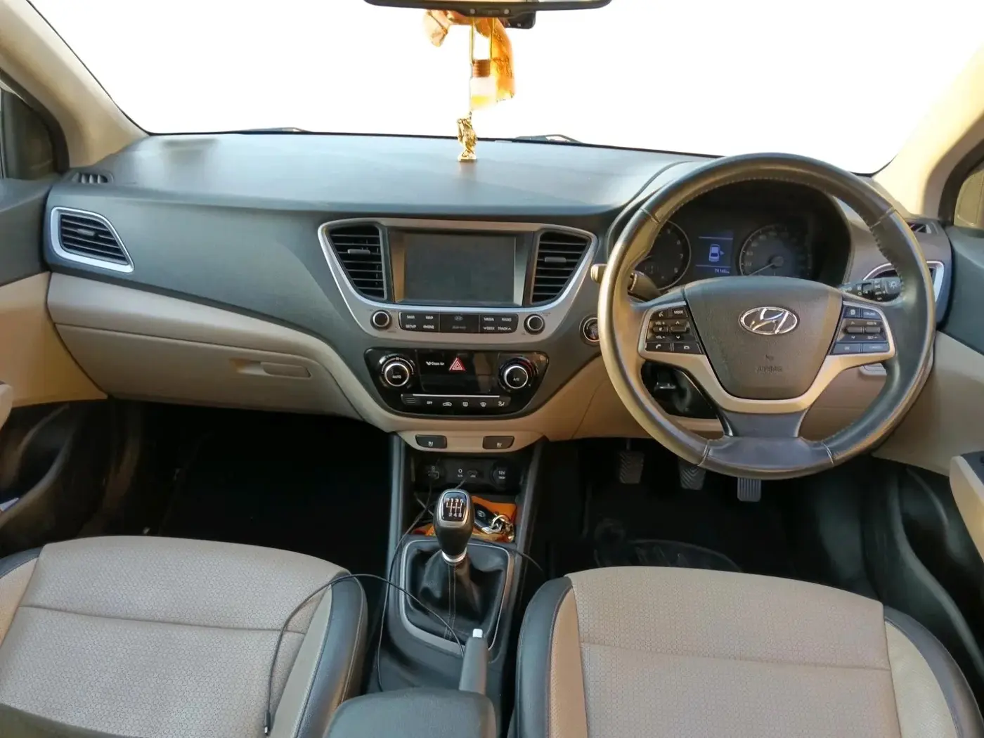 2017 Hyundai Verna 1.6 VTVT SX O, Petrol, Manual, 74,165 km, interior