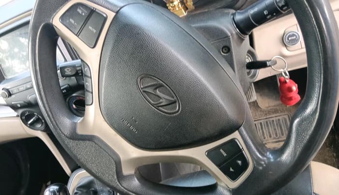 2019 Hyundai NEW SANTRO SPORTZ CNG, CNG, Manual, 1,93,121 km, interior