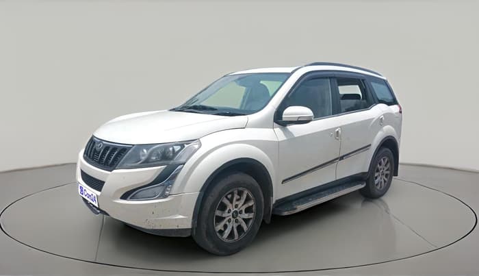 2016 Mahindra XUV500 W10, Diesel, Manual, 1,35,097 km, exterior