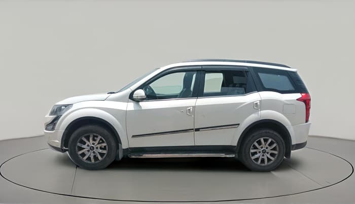 2016 Mahindra XUV500 W10, Diesel, Manual, 1,35,097 km, exterior
