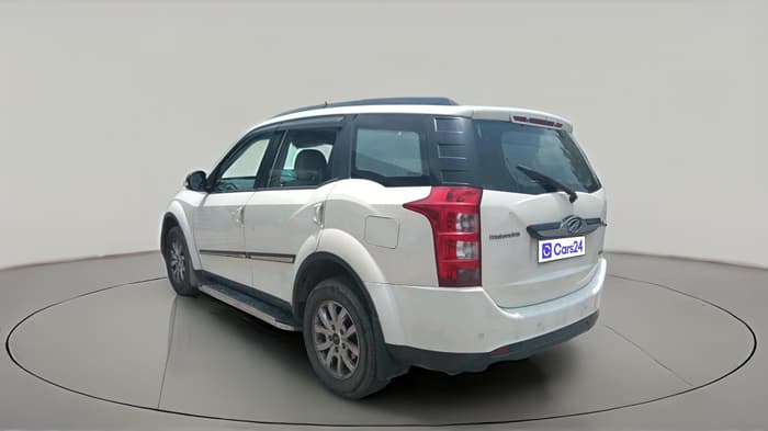 2016 Mahindra XUV500 W10, Diesel, Manual, 1,35,097 km, exterior