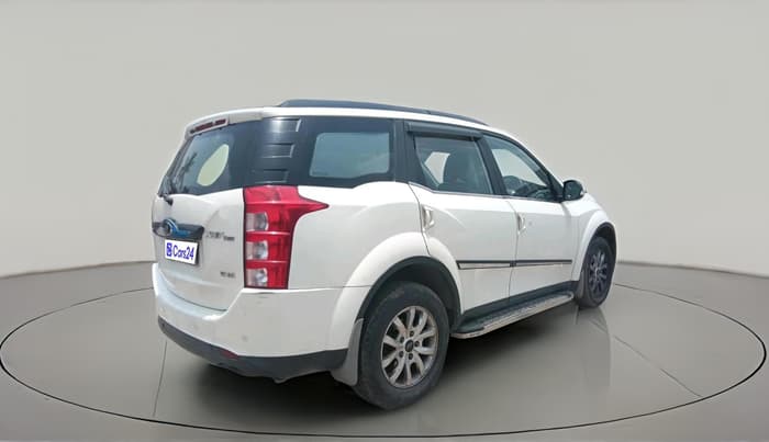 2016 Mahindra XUV500 W10, Diesel, Manual, 1,35,097 km, exterior